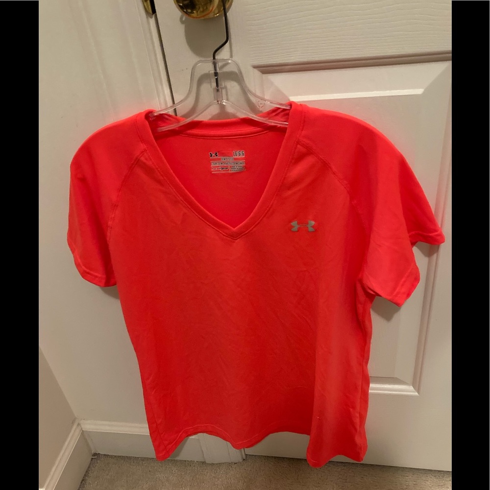 Under Armour top